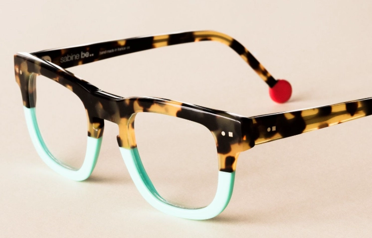 trendy glasses for women
