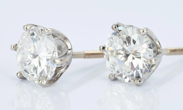 2 carat diamond studs size