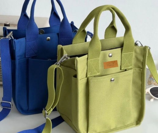 small shoulder tote bag