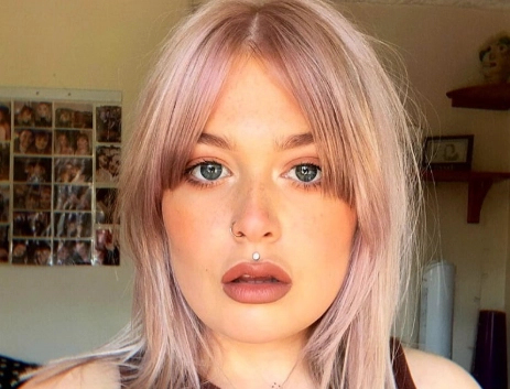 how to style curtain bangs