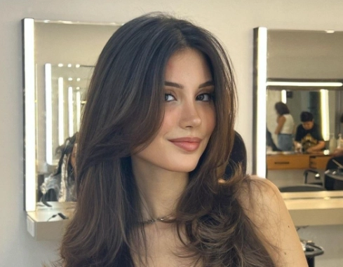 long layered wavy hair