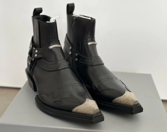 clean Balenciaga Santiago boots