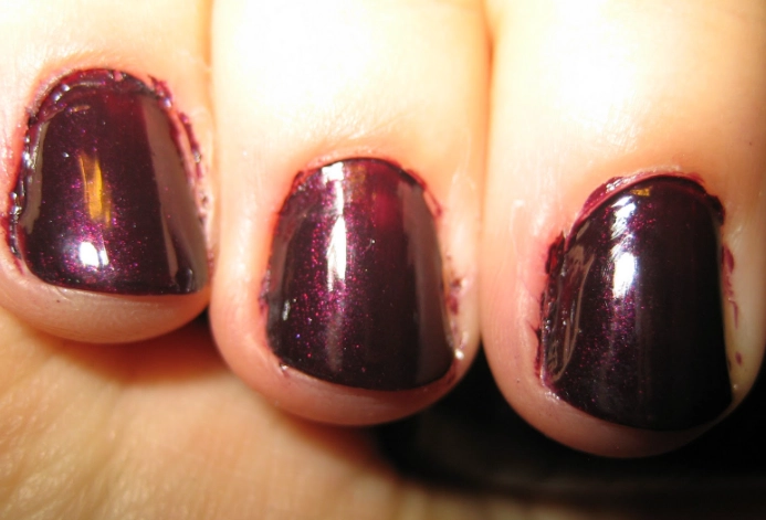 how to apply nail polish evenly