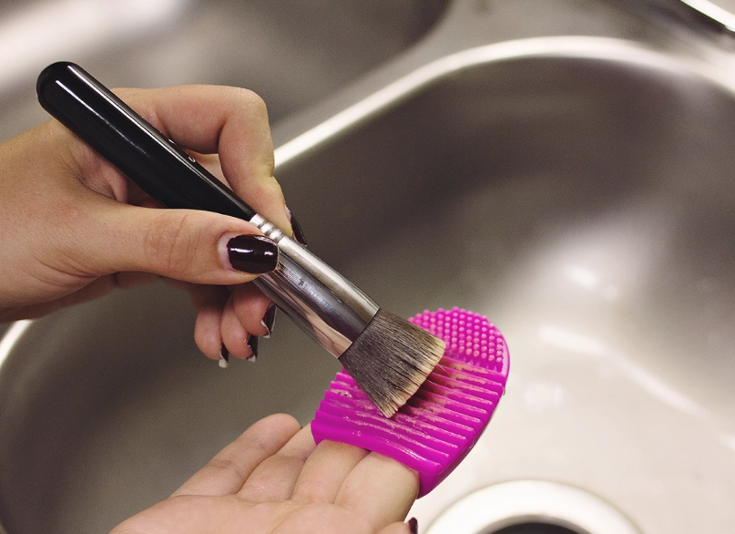 makeup brush cleaning