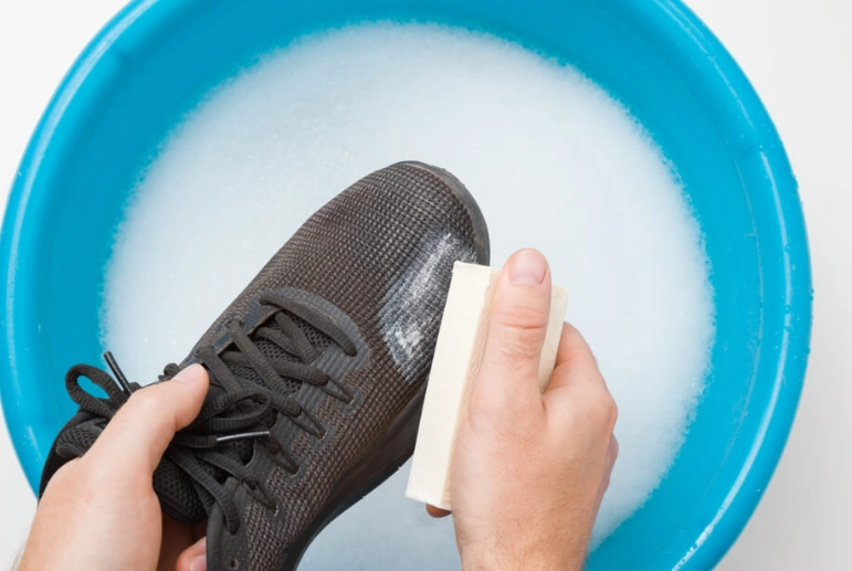 how to wash shoes in washing machine