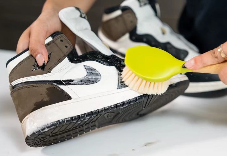how to clean sneakers