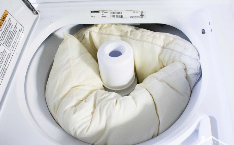 washing pillows in machine washing pillows in machine