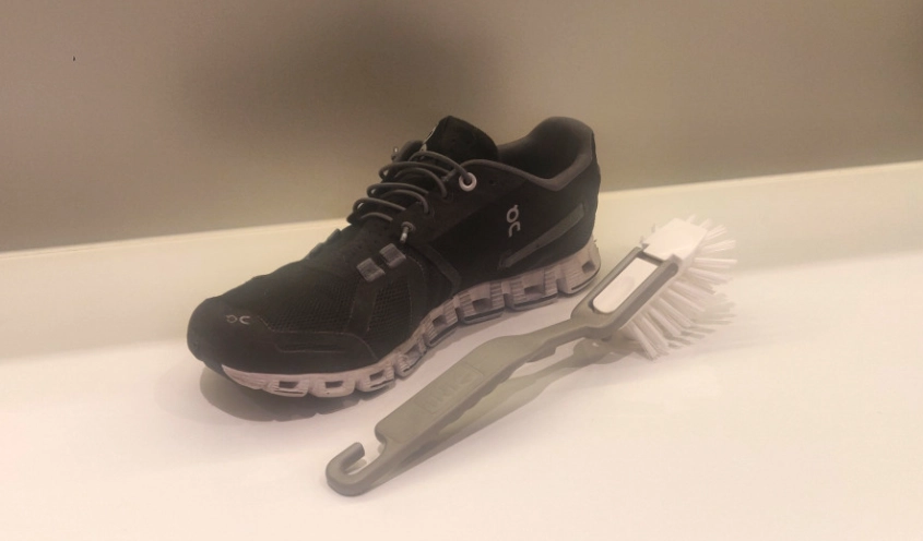 clean on cloud running shoes